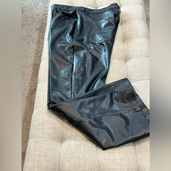 7 For All Mankind Women’s Black Faux Leather High Rise Bootcut Pants -SZ32 NWT - Picture 5 of 13